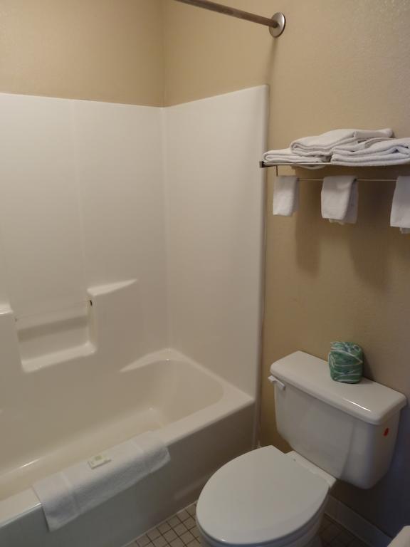Briarwood Inn - Sparta Room photo