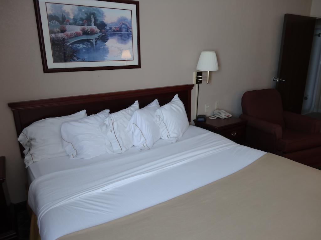 Briarwood Inn - Sparta Room photo